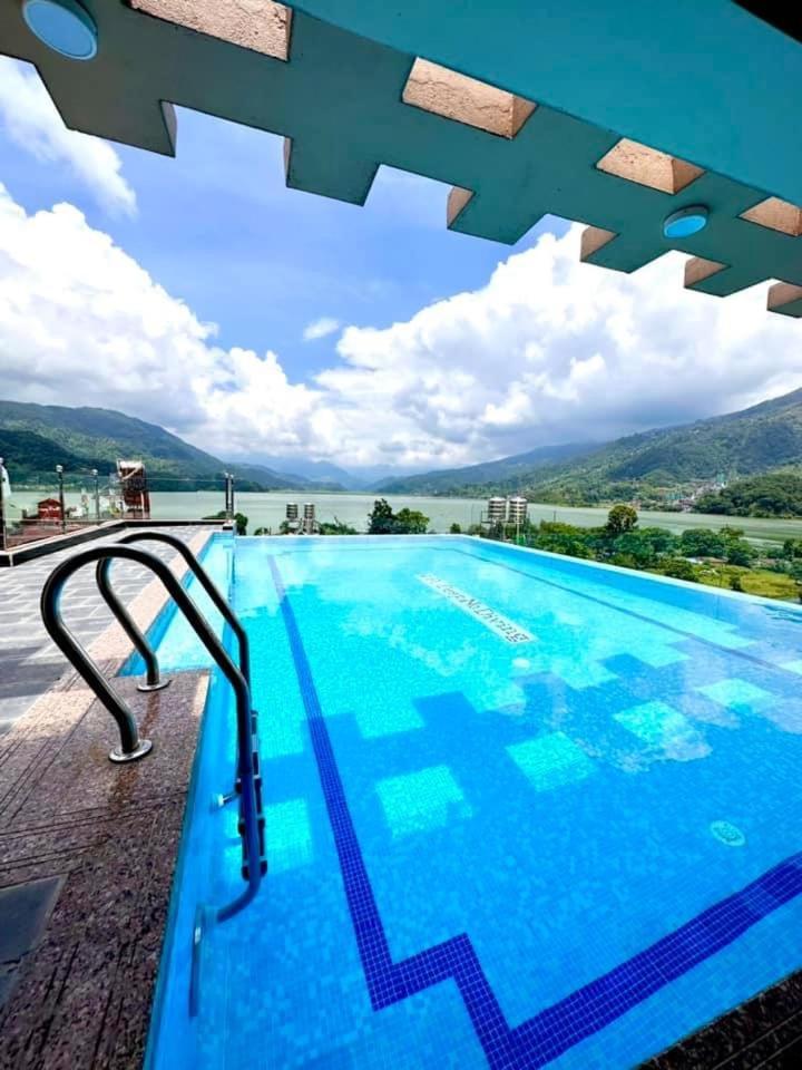 Hotel Adam Pokhara Extérieur photo