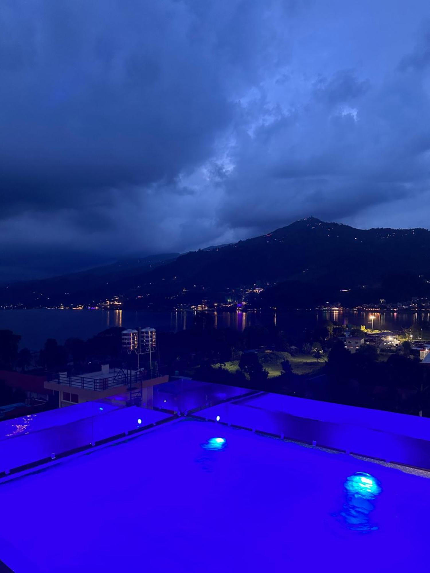 Hotel Adam Pokhara Extérieur photo