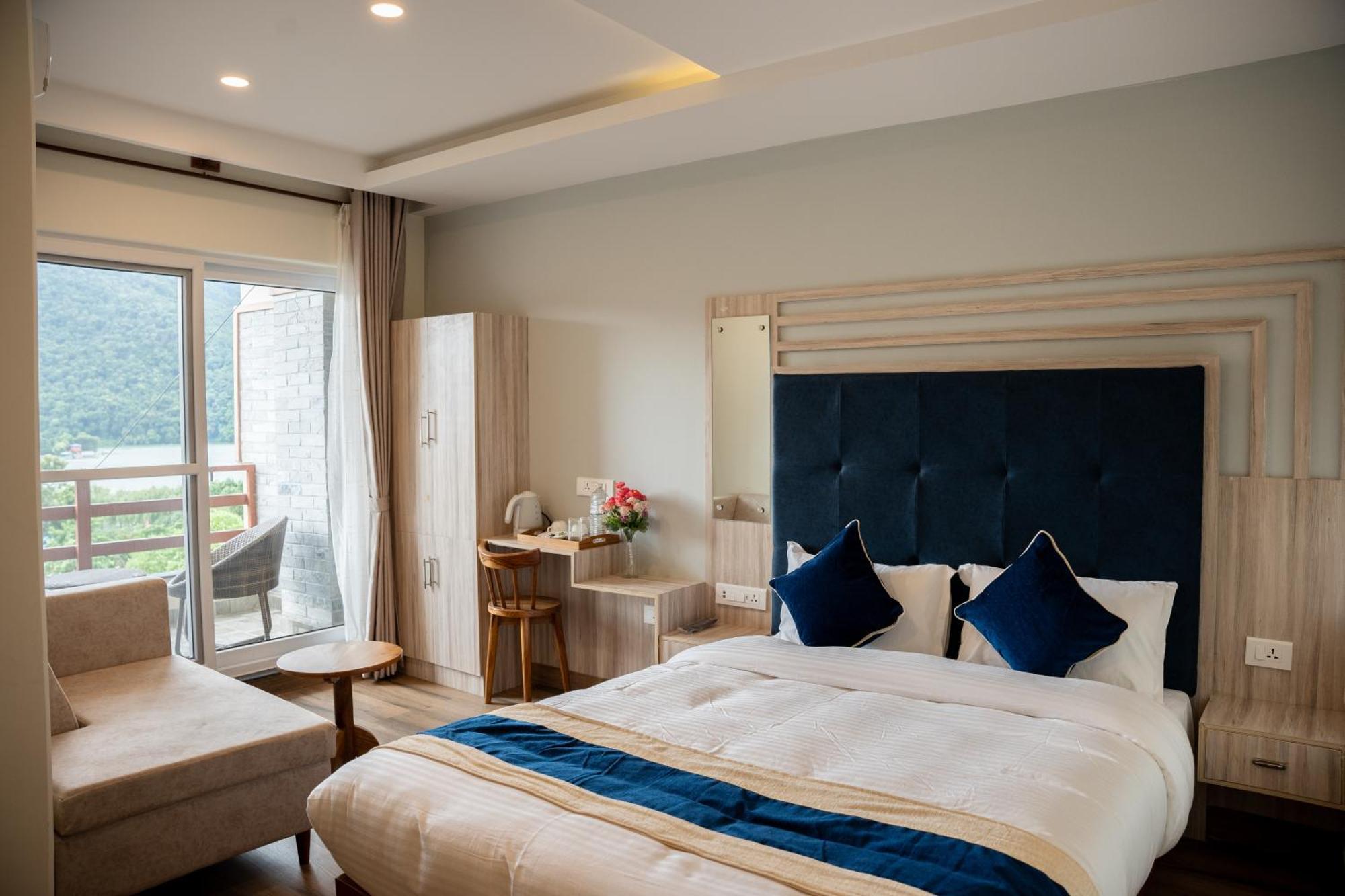 Hotel Adam Pokhara Extérieur photo