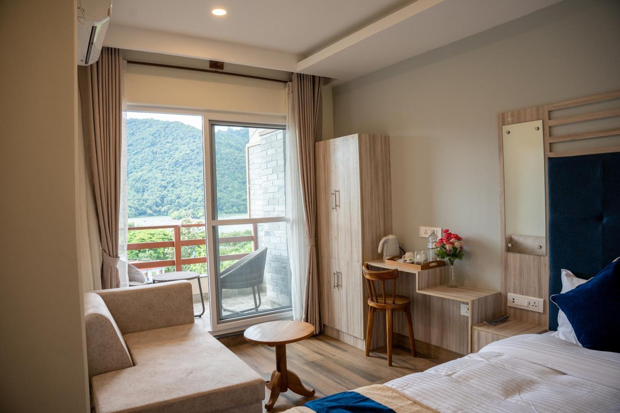 Hotel Adam Pokhara Extérieur photo