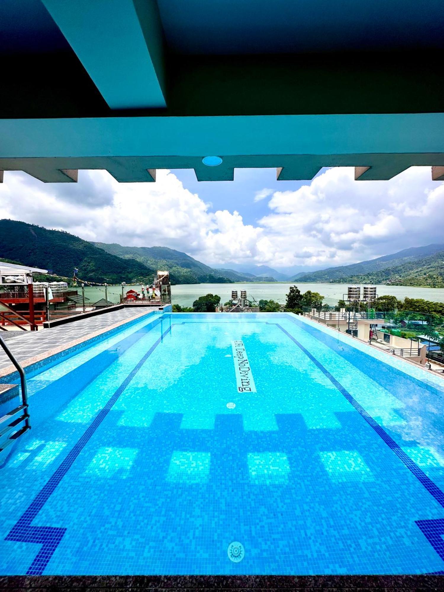 Hotel Adam Pokhara Extérieur photo