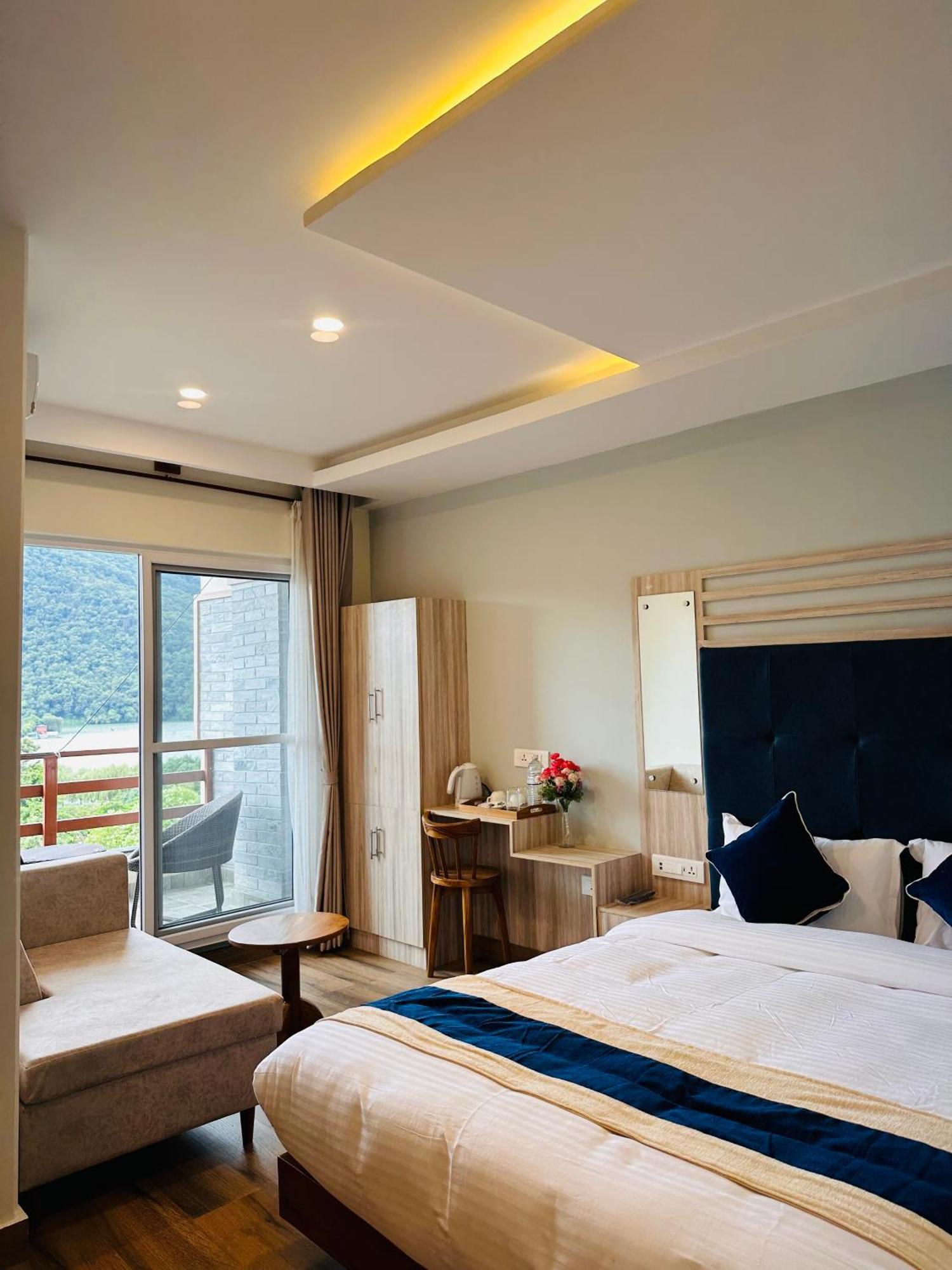 Hotel Adam Pokhara Extérieur photo