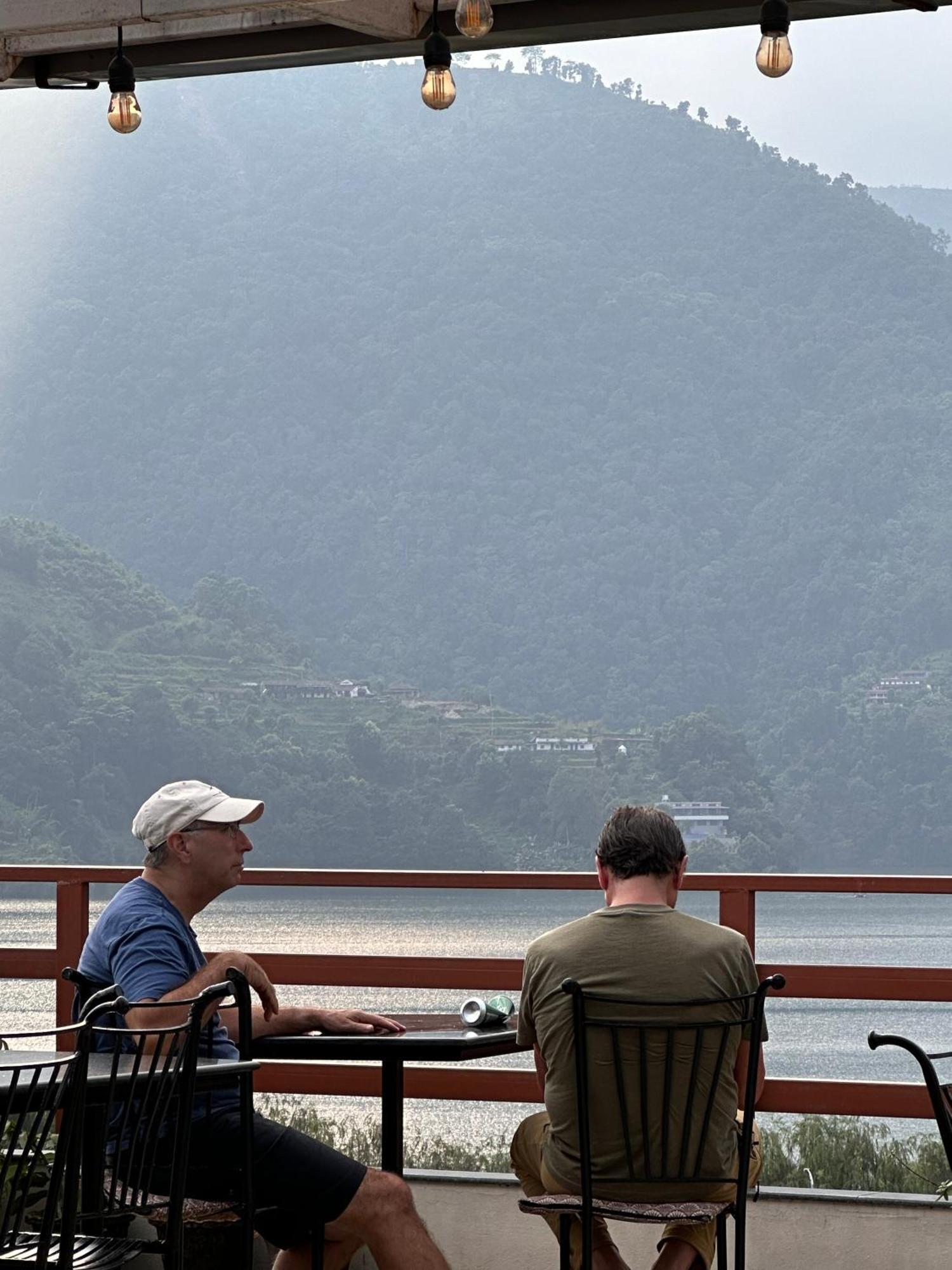 Hotel Adam Pokhara Extérieur photo
