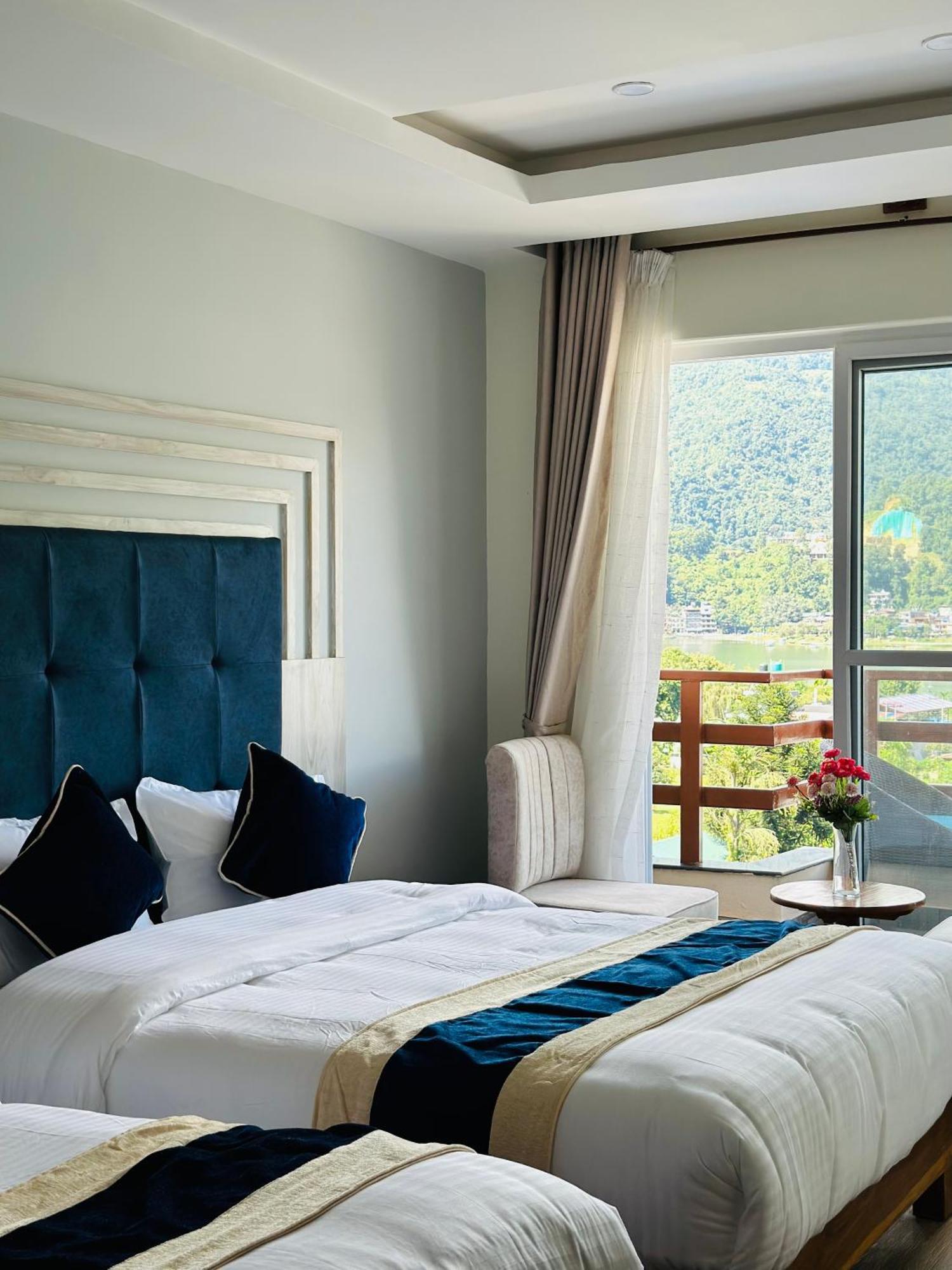 Hotel Adam Pokhara Extérieur photo