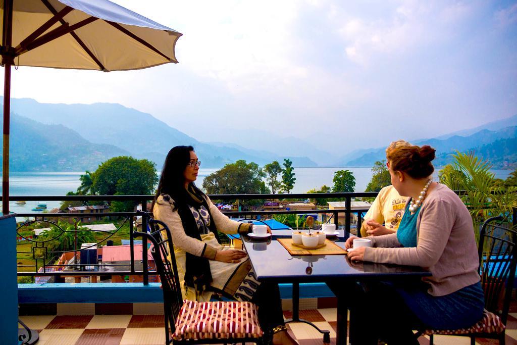 Hotel Adam Pokhara Extérieur photo