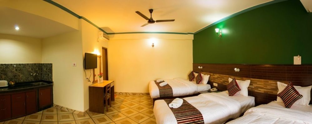 Hotel Adam Pokhara Extérieur photo