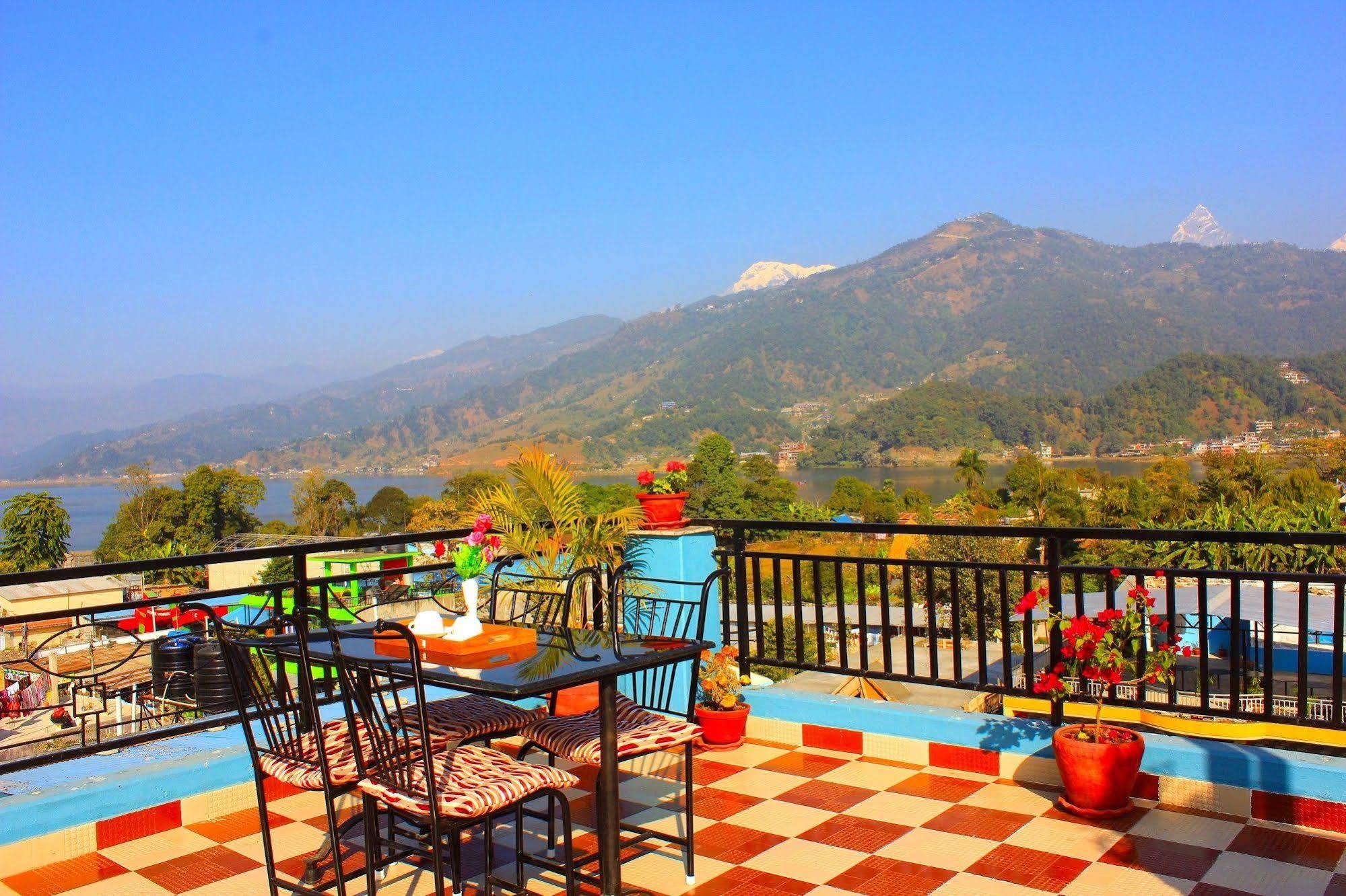 Hotel Adam Pokhara Extérieur photo