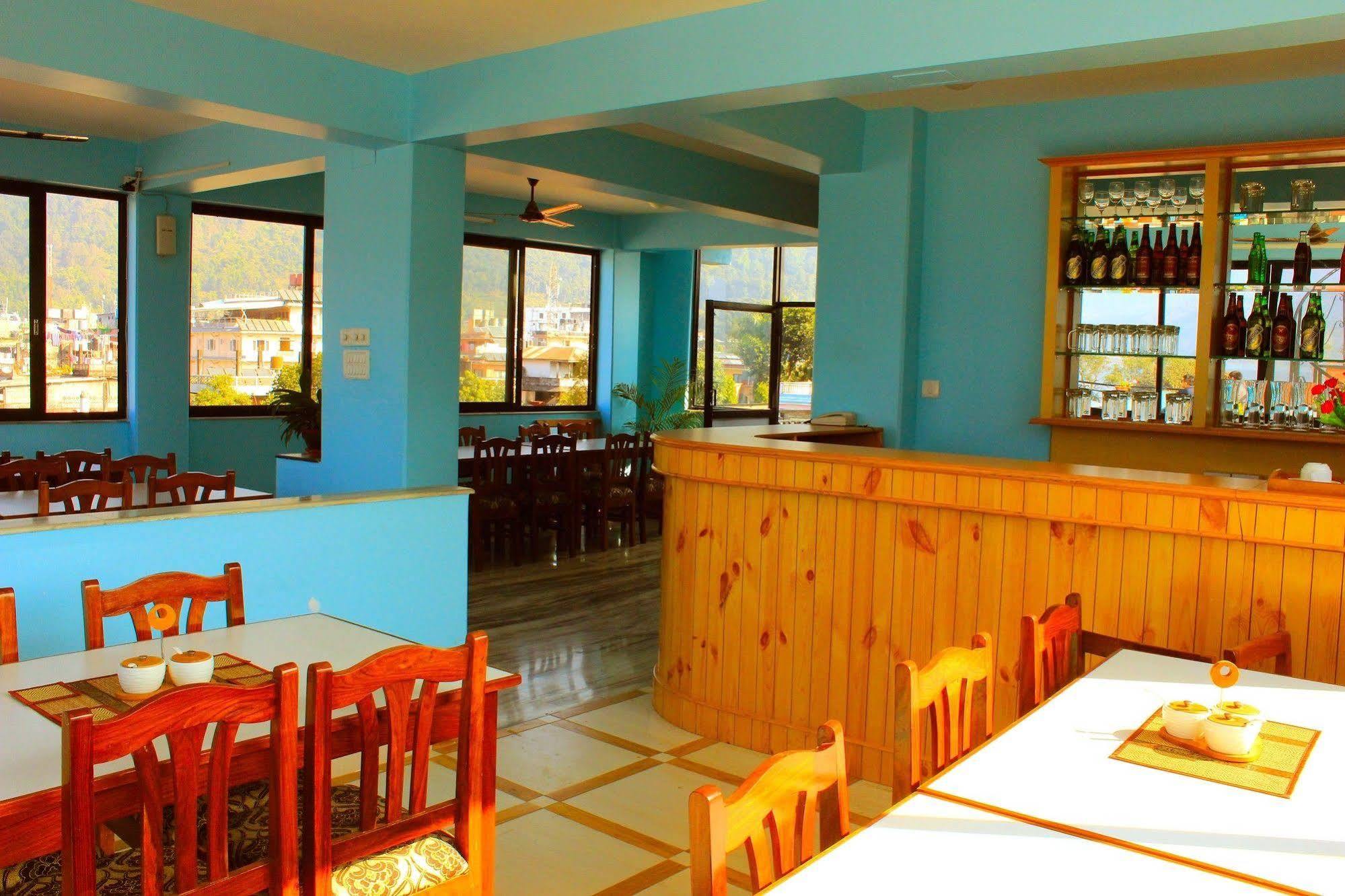 Hotel Adam Pokhara Extérieur photo