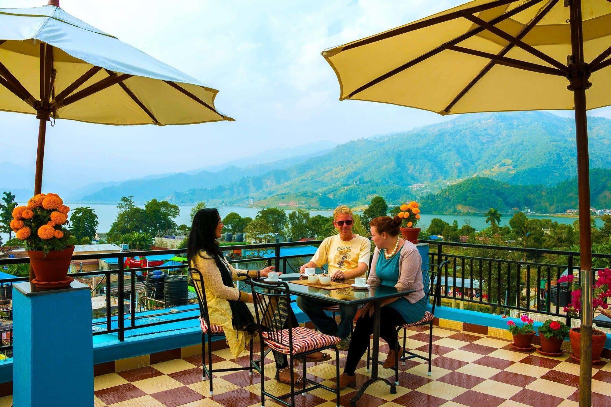 Hotel Adam Pokhara Extérieur photo