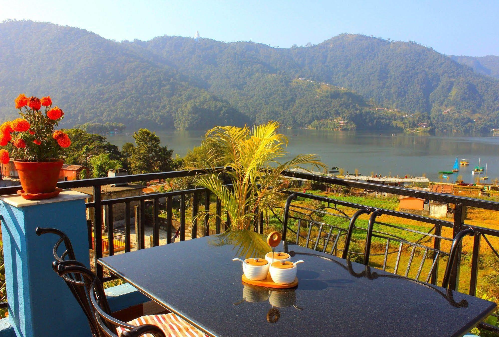 Hotel Adam Pokhara Extérieur photo