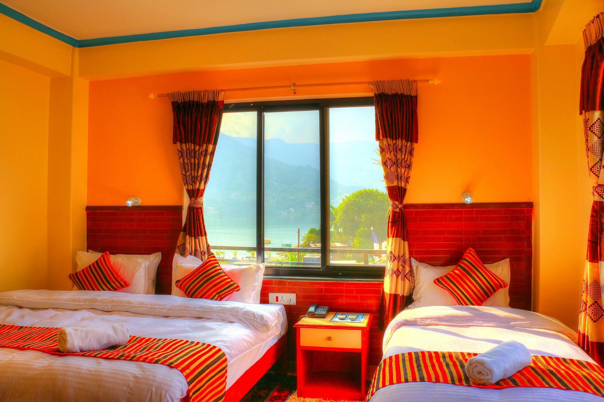 Hotel Adam Pokhara Extérieur photo