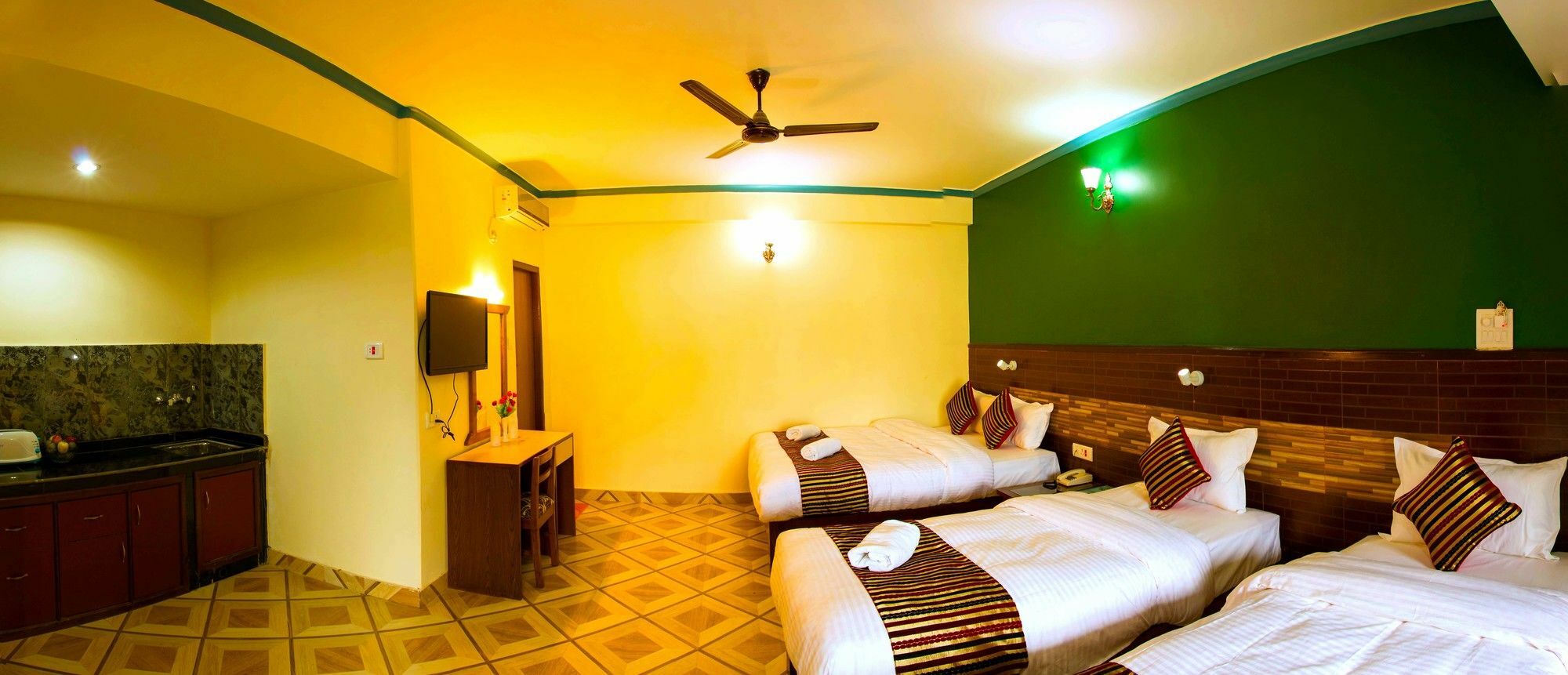 Hotel Adam Pokhara Extérieur photo