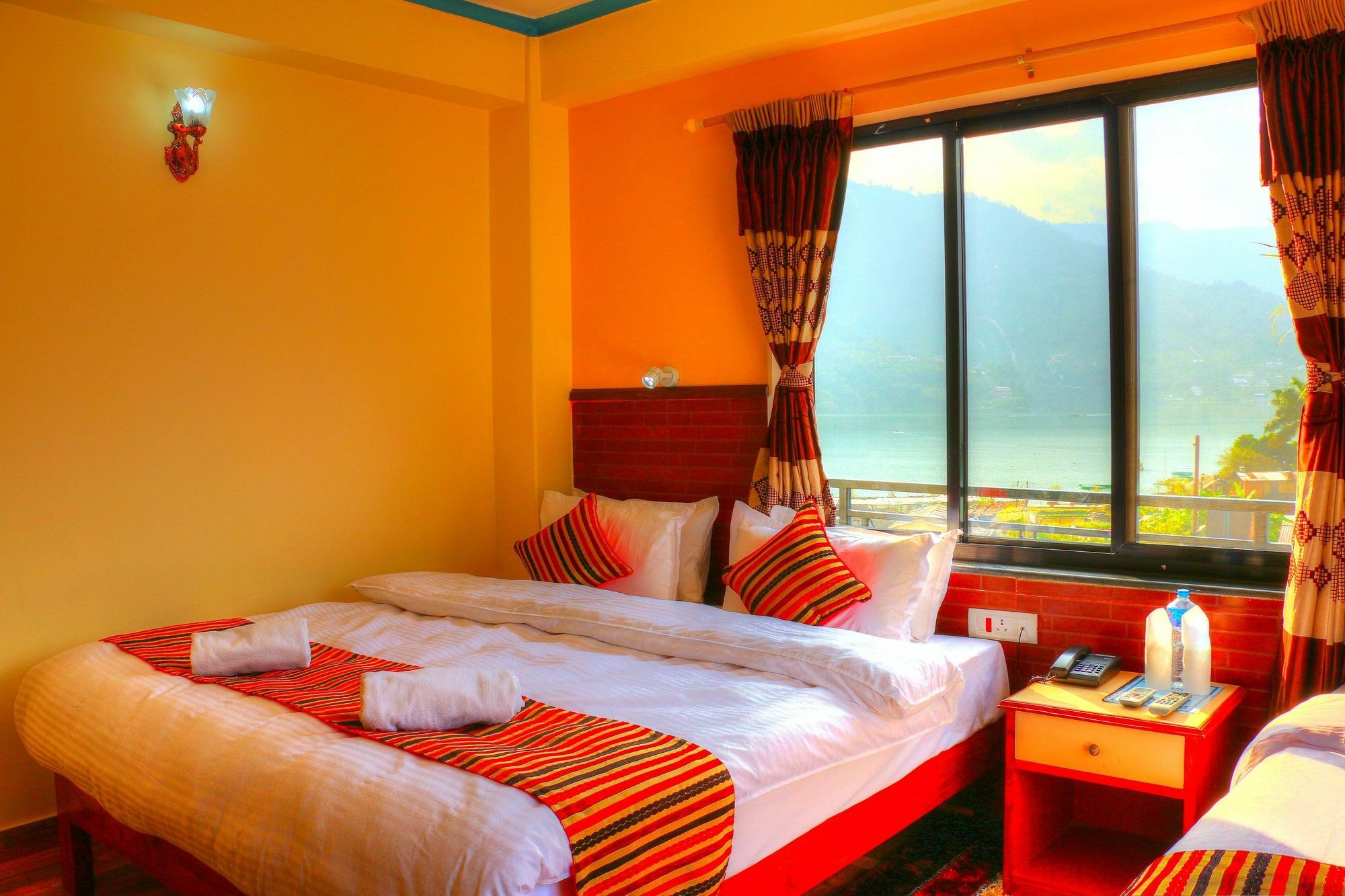 Hotel Adam Pokhara Extérieur photo
